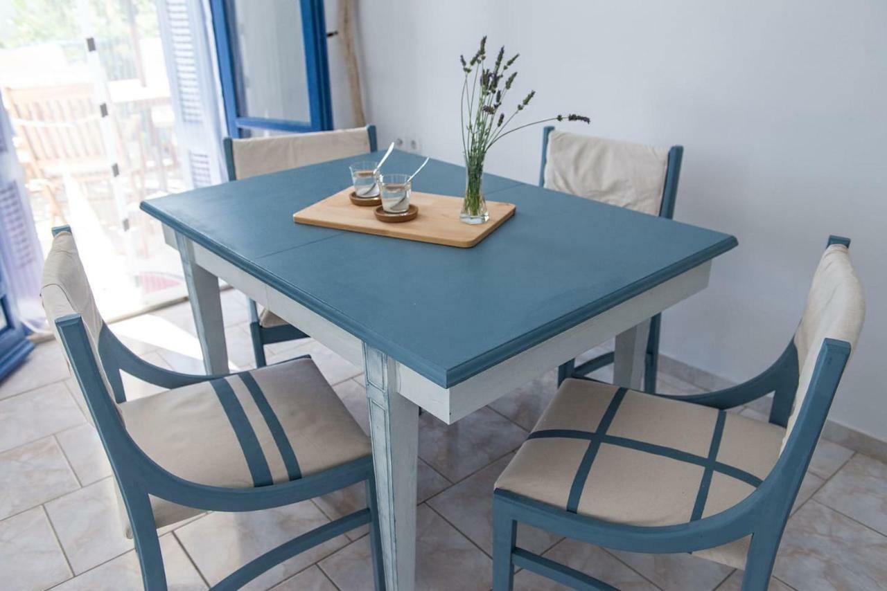 Aquarella-Stylish Veranda Apartment In Centre Of Poros Town Exterior photo