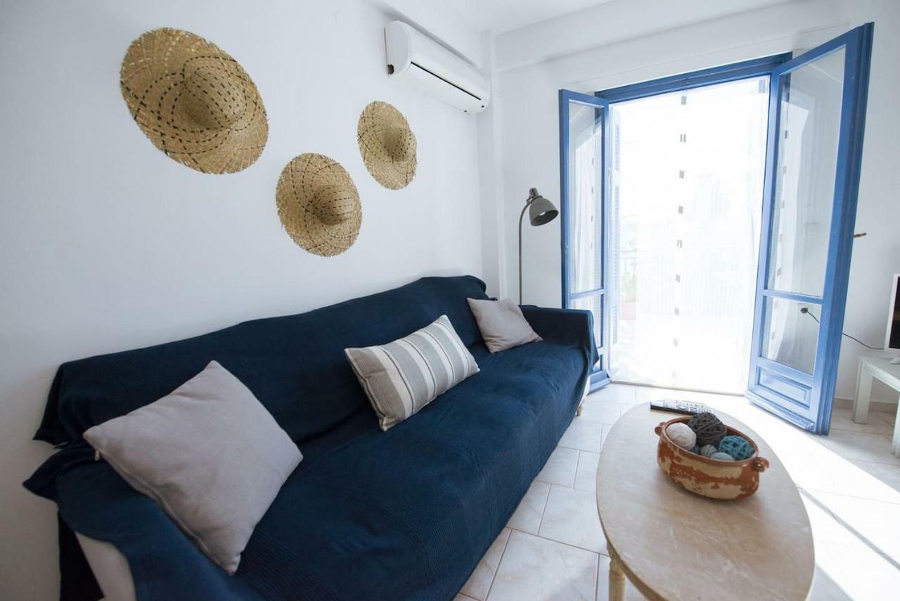 Aquarella-Stylish Veranda Apartment In Centre Of Poros Town Exterior photo