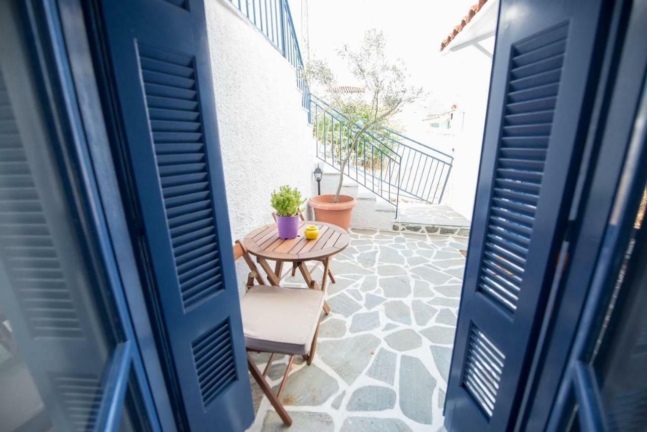 Aquarella-Stylish Veranda Apartment In Centre Of Poros Town Exterior photo