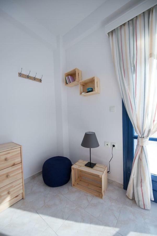 Aquarella-Stylish Veranda Apartment In Centre Of Poros Town Exterior photo