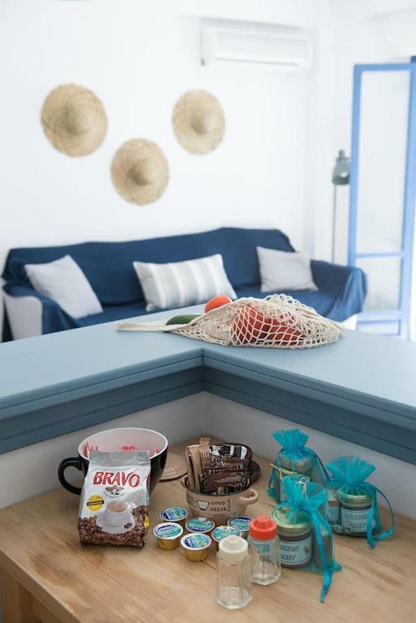 Aquarella-Stylish Veranda Apartment In Centre Of Poros Town Exterior photo